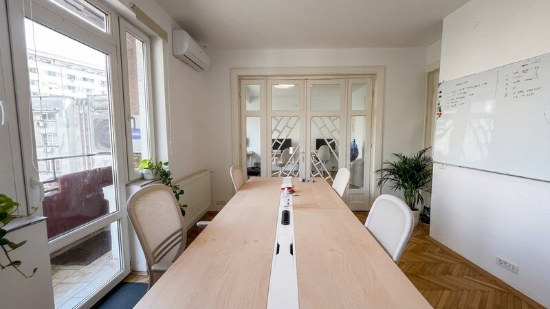 Piata Unirii Metrou, Renovat, 94 mp utili, 3 camere de inchiriat