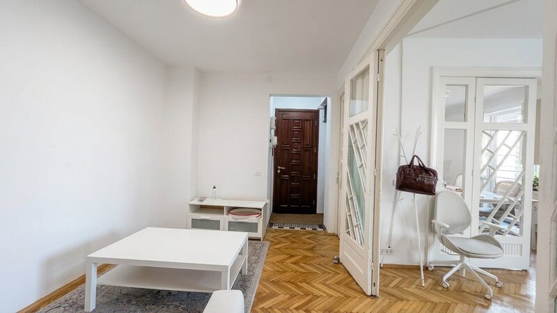 Piata Unirii Metrou, Renovat, 94 mp utili, 3 camere de inchiriat