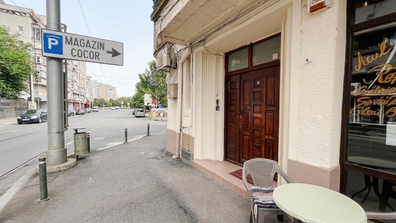 Piata Unirii Metrou, Renovat, 94 mp utili, 3 camere de inchiriat